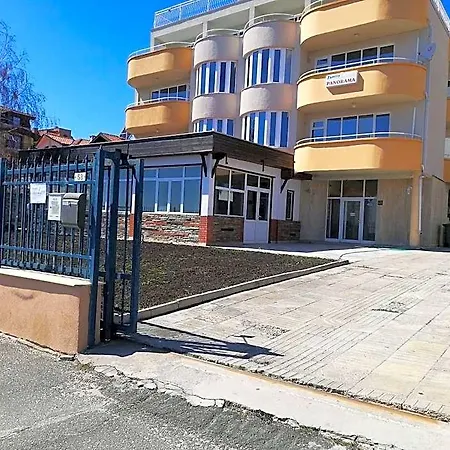 Panorama-chantall- Izba Family Nesebar