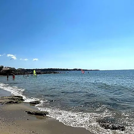 Hotell Panorama-chantall- Izba Family Nesebar